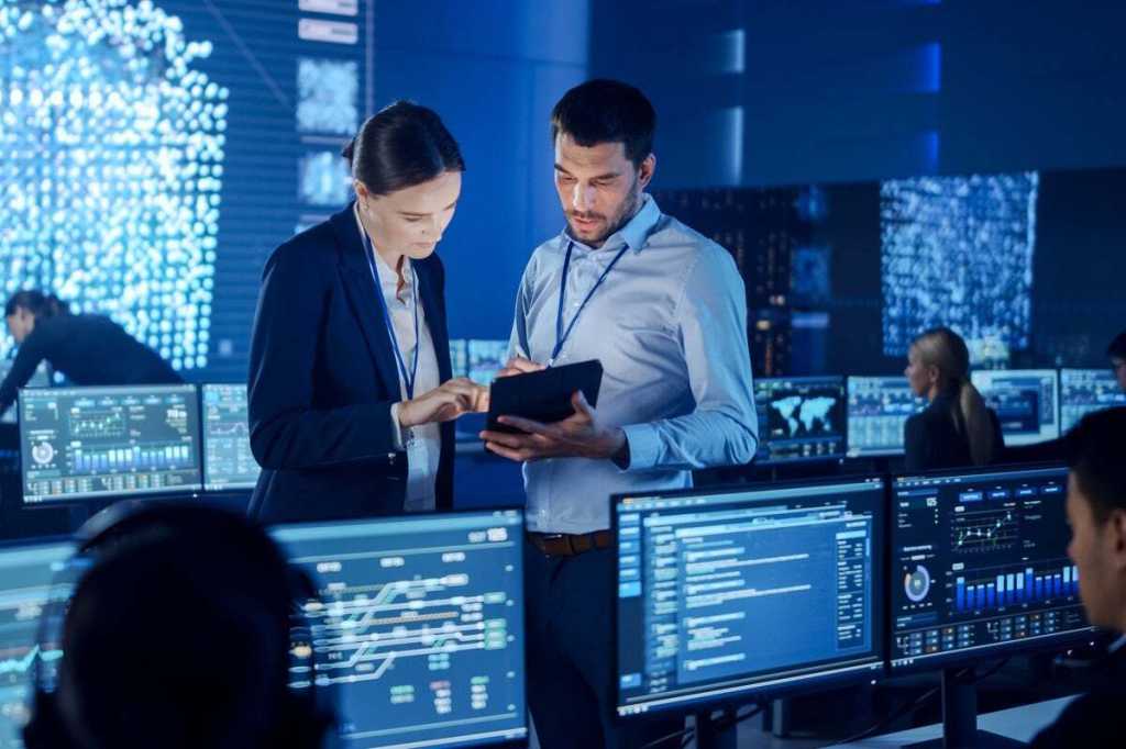 4078696-0-53101400-1761644094-shutterstock_1798109056_decision-making_ciso_soc-1200×800-100938878-or.jpeg
